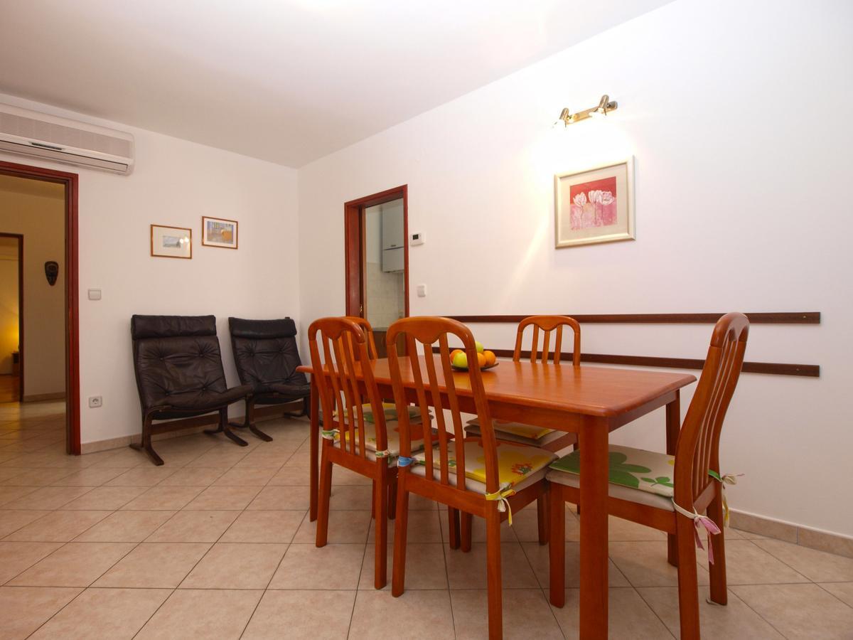 Apartment Alma 1600 Pula Exterior foto