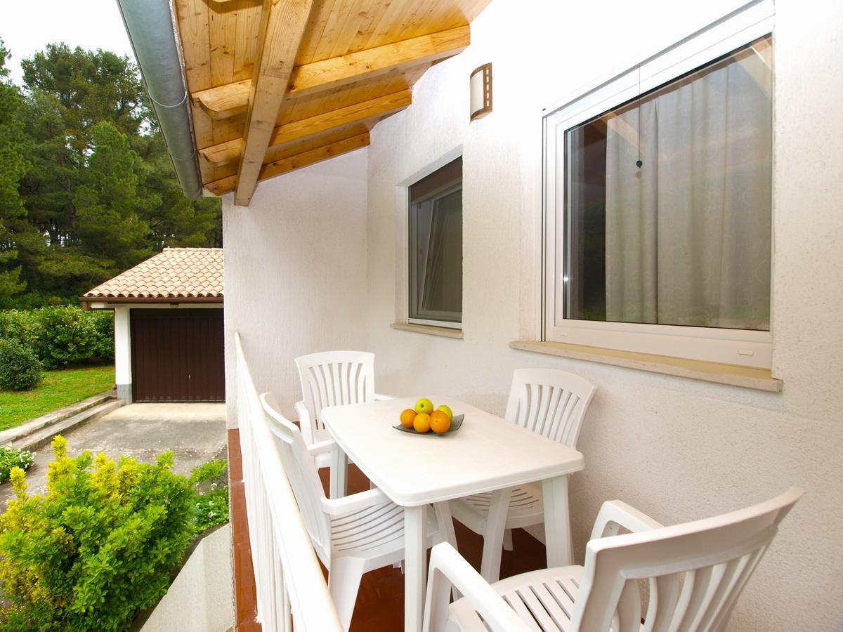 Apartment Alma 1600 Pula Exterior foto